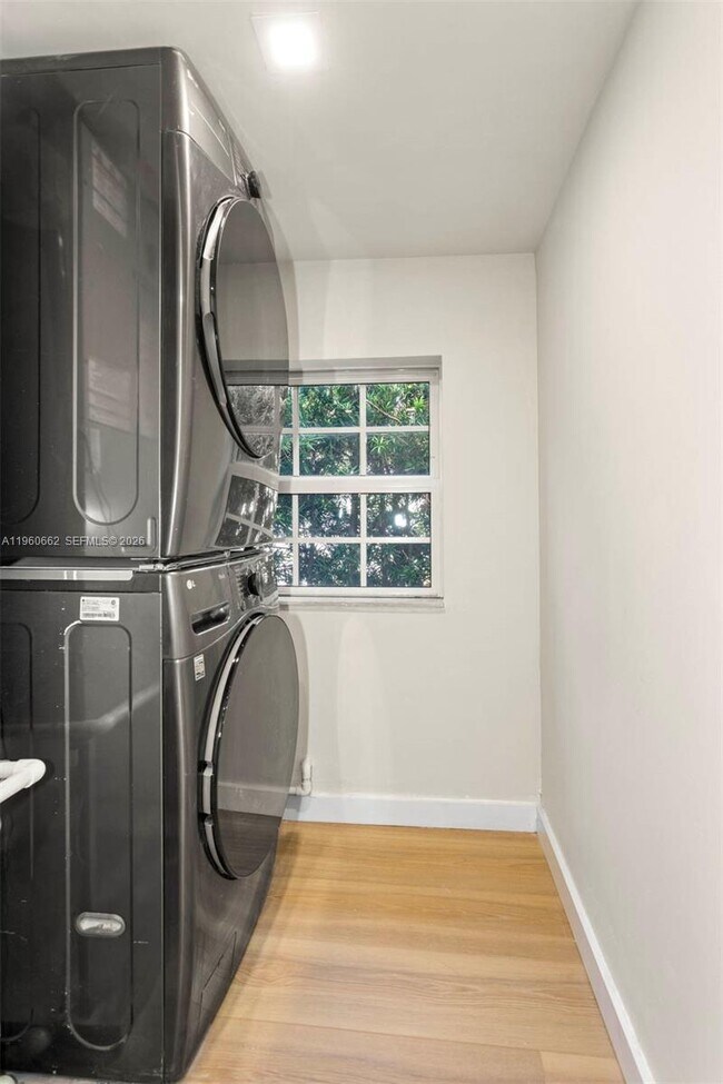 Building Photo - 9132 Froude Ave