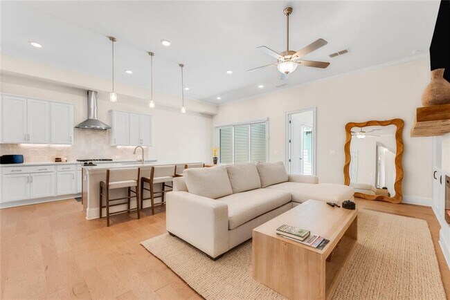 Building Photo - 746 Stickley Oak Way