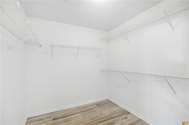 Building Photo - 812 Pinder Point Ct