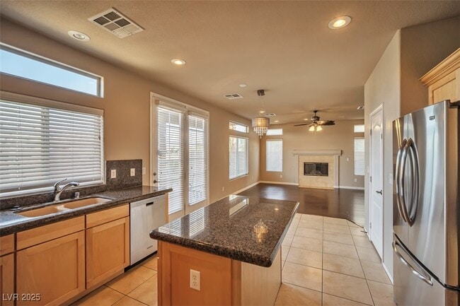 Building Photo - 1740 Flores Ln