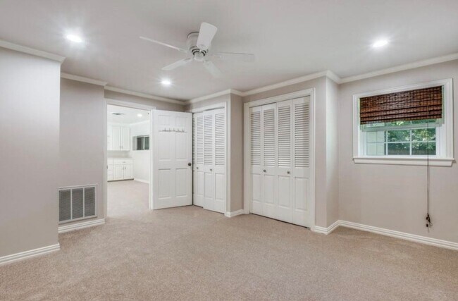 Building Photo - 6307 Deloache Ave