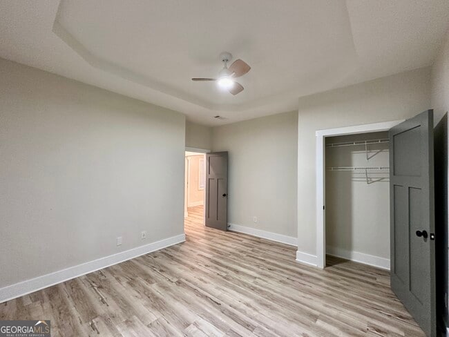 Building Photo - 942 Parsons St SW