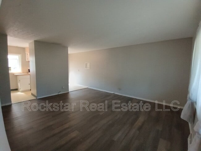 Building Photo - 6011 N Forest Blvd