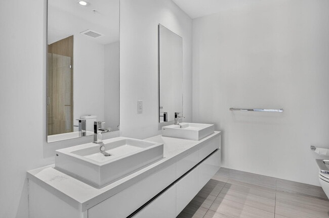 Building Photo - 155 E Boca Raton Rd