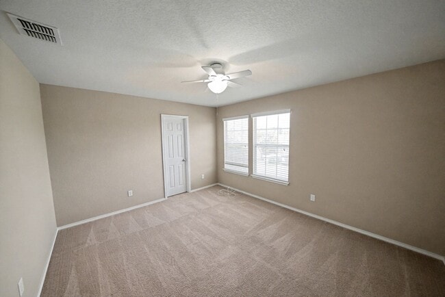 Building Photo - Beautiful 4-Bedroom, 3-Bath Home in Kensin...