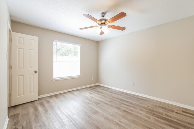 Building Photo - 14518 Southern Magnolia Cir