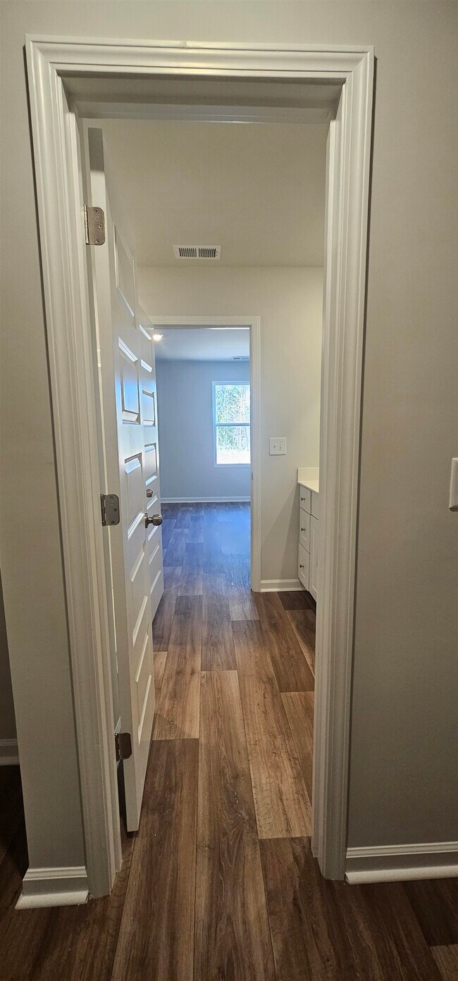 Building Photo - 337 Sweet Vernal St