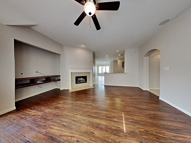 Building Photo - 818 Water Oak Dr