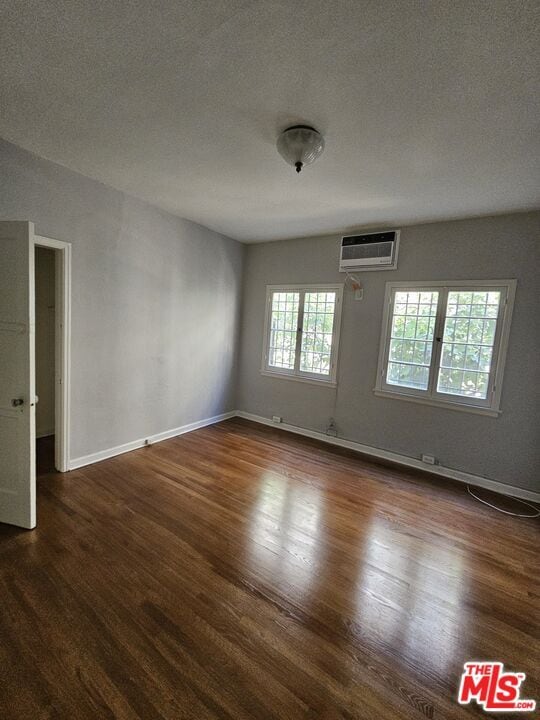 Building Photo - 1135 Cardiff Ave