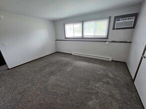 Building Photo - 5182 Seaton Hall Dr