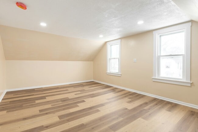 Building Photo - 3794 W 38th St