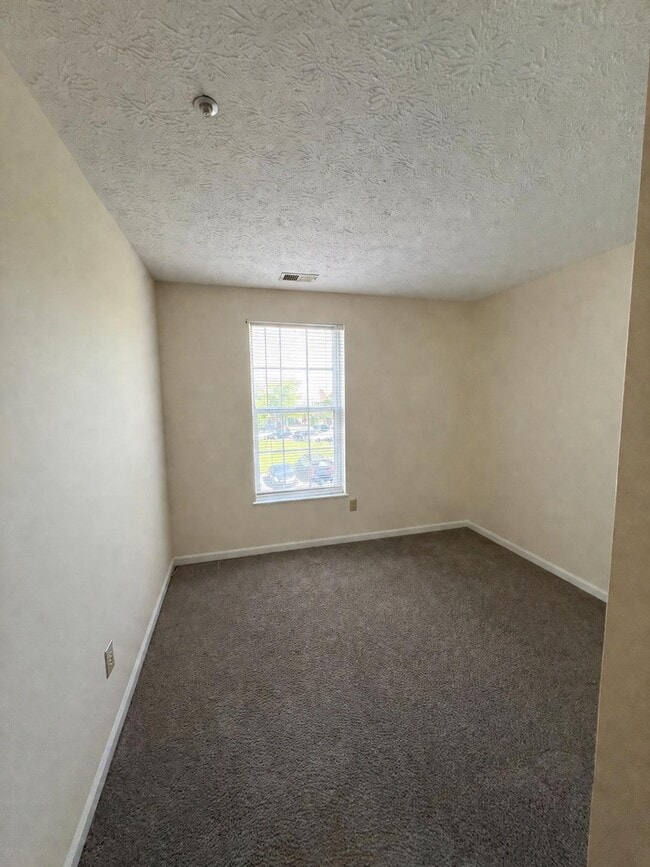 Building Photo - 703 Orchard Overlook