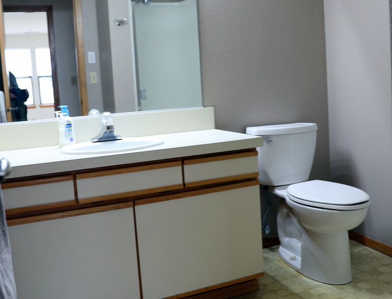 Second bathroom - 651 SE Bayshore Dr