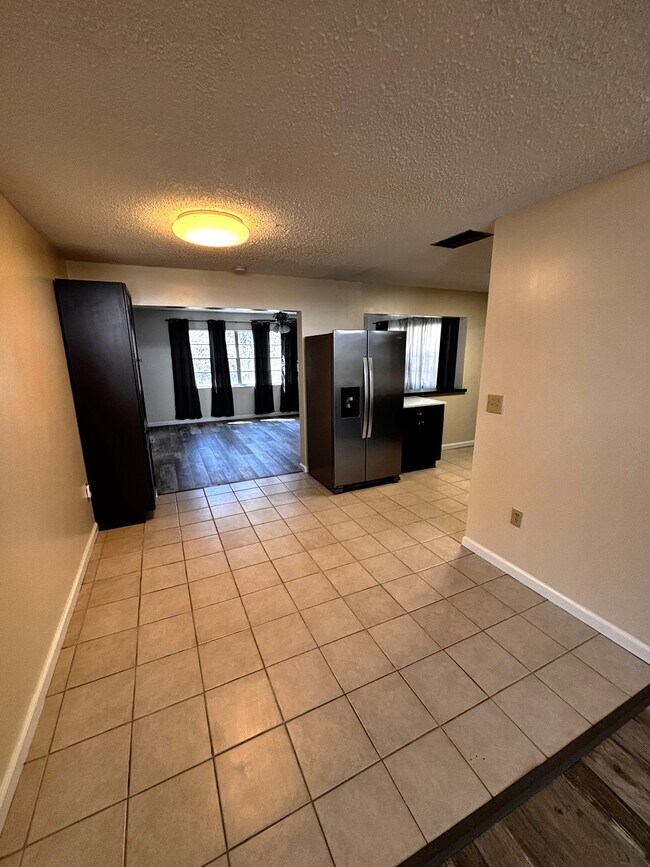 Building Photo - 1134 SE 3rd St