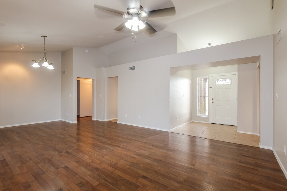 Building Photo - 6320 W Port Royale Ln