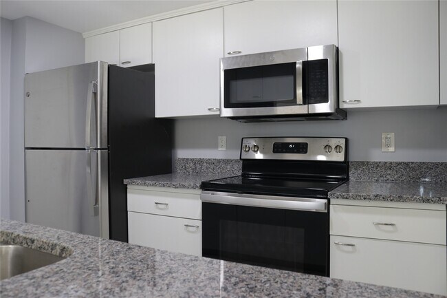 Building Photo - 12633 Memorial Dr