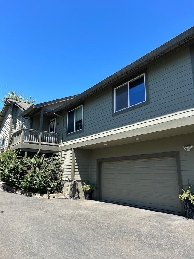 Building Photo - **Healdsburg, Home Sweet Home!!**