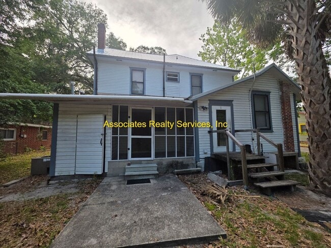 Building Photo - 115 NE 9th St