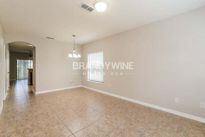 Building Photo - 1310 Windsor Lake Cir