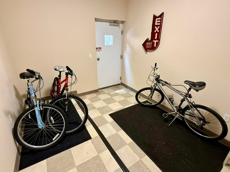 Secured Bike Storage - 14 Cunliffe Way