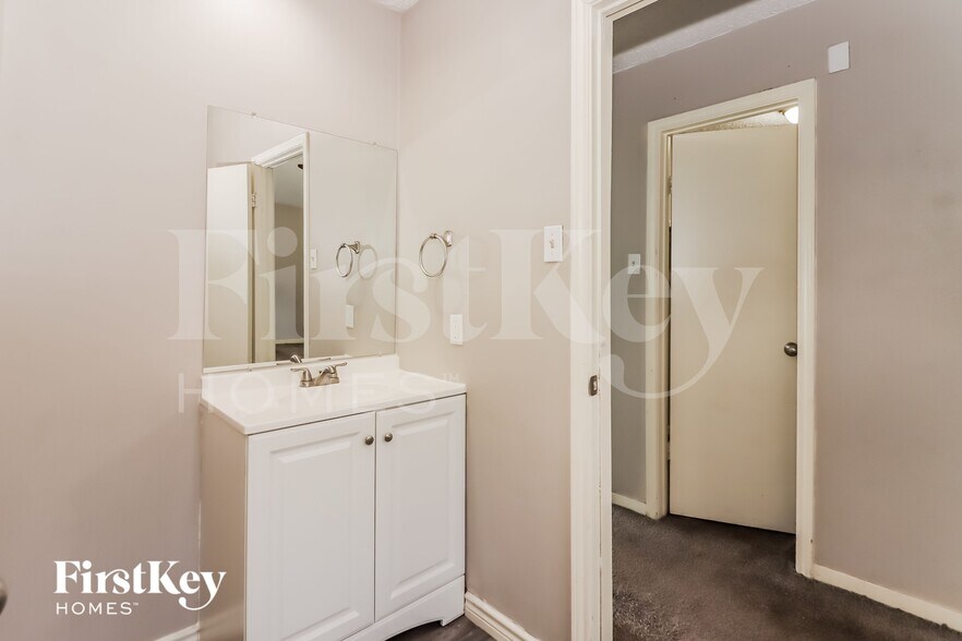 Building Photo - 13830 Walnut Hollow Ln