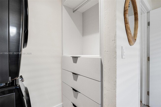 Building Photo - 1275 Marseille Dr