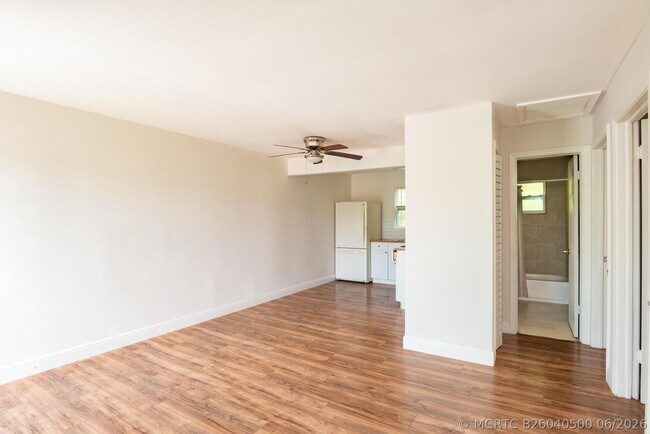 Building Photo - 715 S Swinton Ave