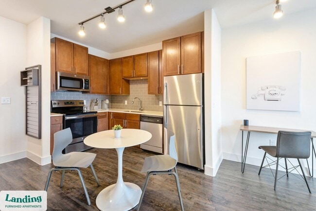 Building Photo - 1001 S Center St