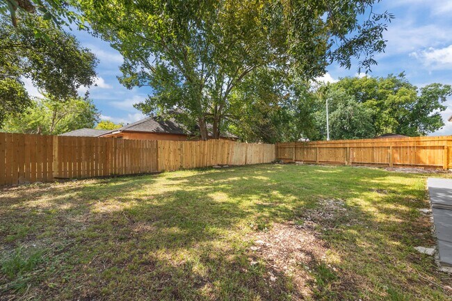 Building Photo - 6639 Indian Falls Dr