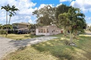 Building Photo - 858 SW 11th Ct
