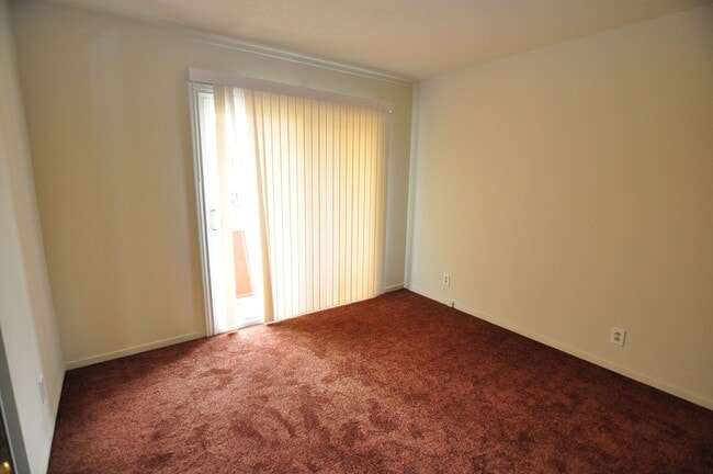 Building Photo - 532 Tyrella Ave