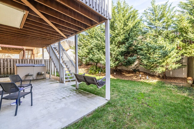 Building Photo - 2454 Vivian Cir