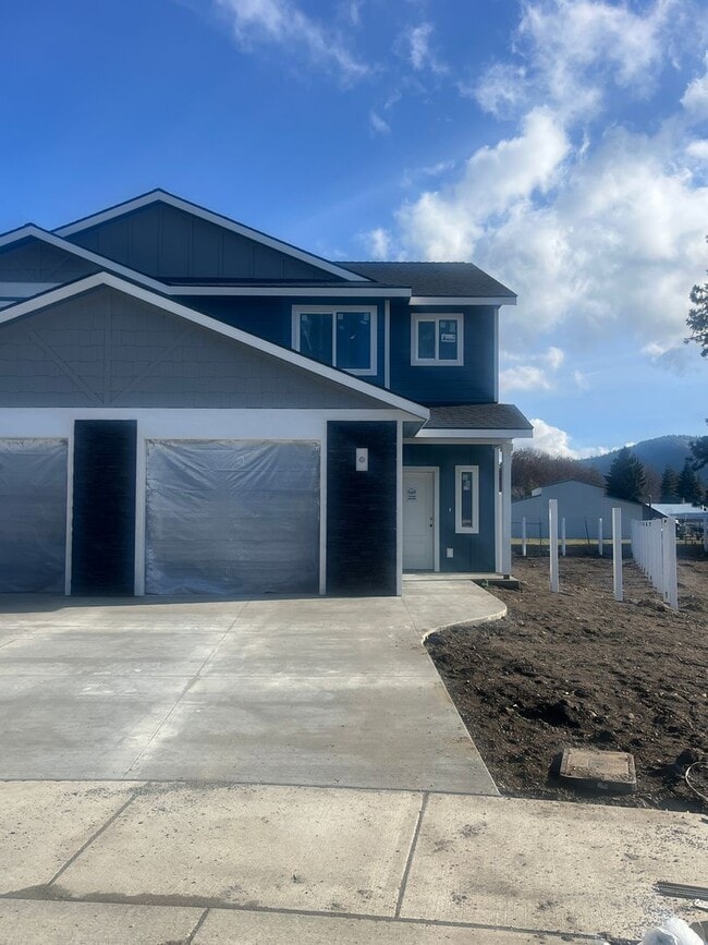 Building Photo - Brand New 3 bed 2.5 townhome