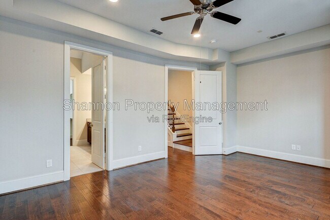 Building Photo - 720 N Shepherd Dr