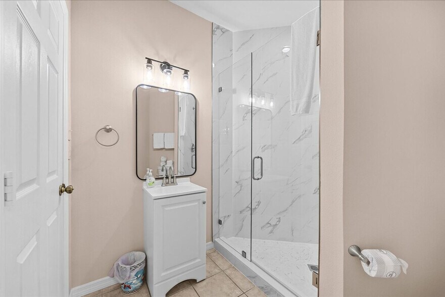 Building Photo - 9955 Perfect Dr