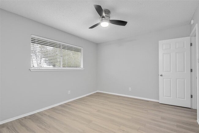 Building Photo - 5803 Lewood Dr