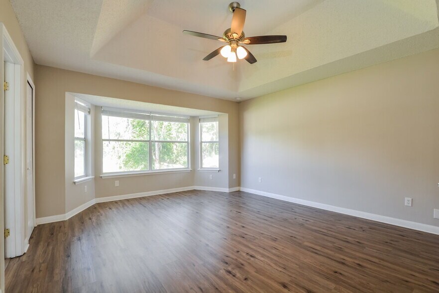 Building Photo - 2233 Grand Tree Ct