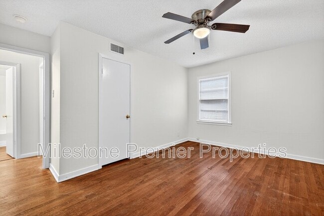 Building Photo - 1112 Redbud Rd