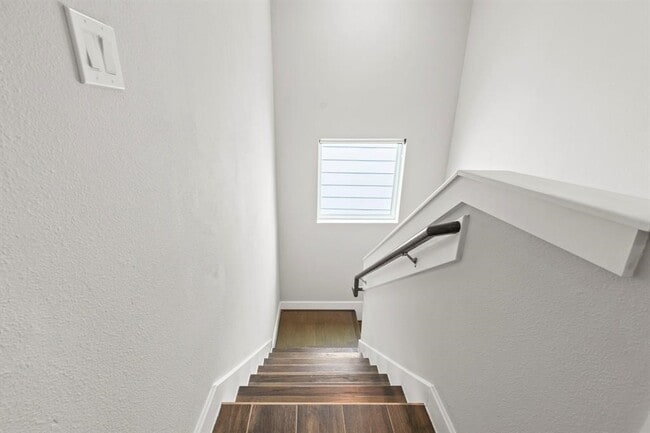 Building Photo - 2627 Hutchins St