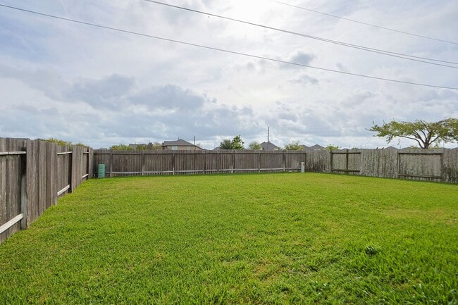 Building Photo - 9960 Golden Field Ln