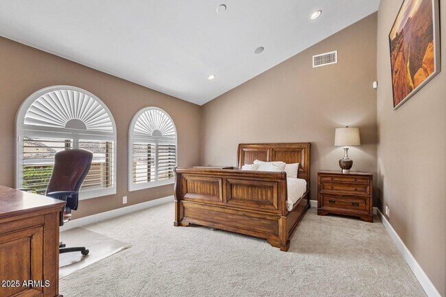 Building Photo - 10626 N Indian Wells Dr