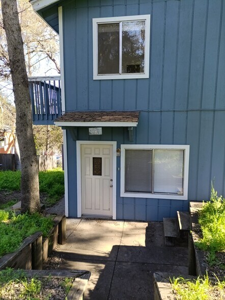 Building Photo - 14715 Cresta Ave