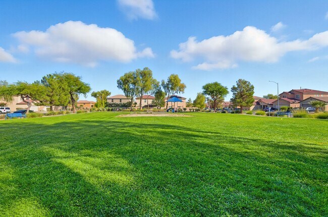 Building Photo - Stunning 4 bedroom home In North Las Vegas