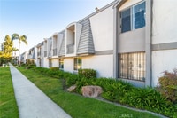 Building Photo - 5530 Ackerfield Ave