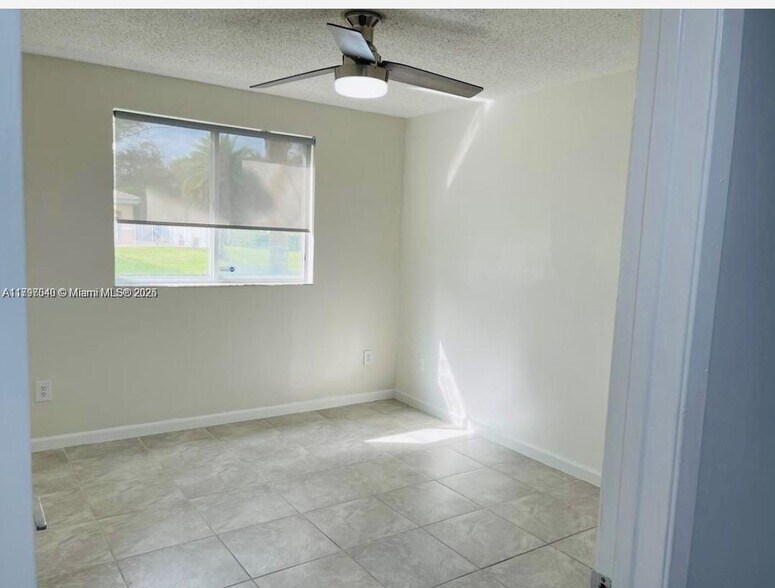 Building Photo - 2600 S University Dr