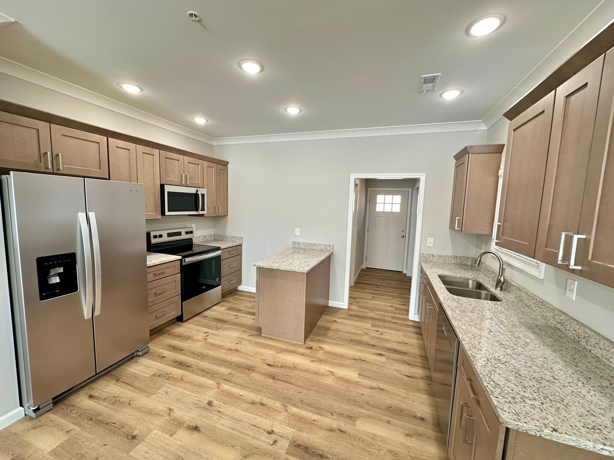 Building Photo - 210 Kinniard Rd