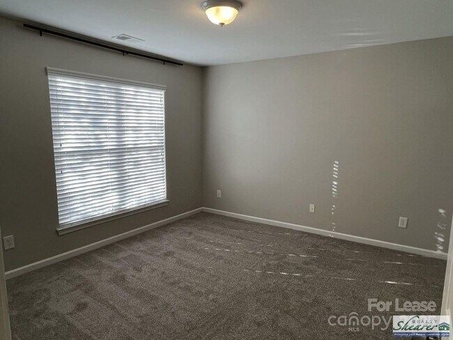 Building Photo - 15635 Canmore Street