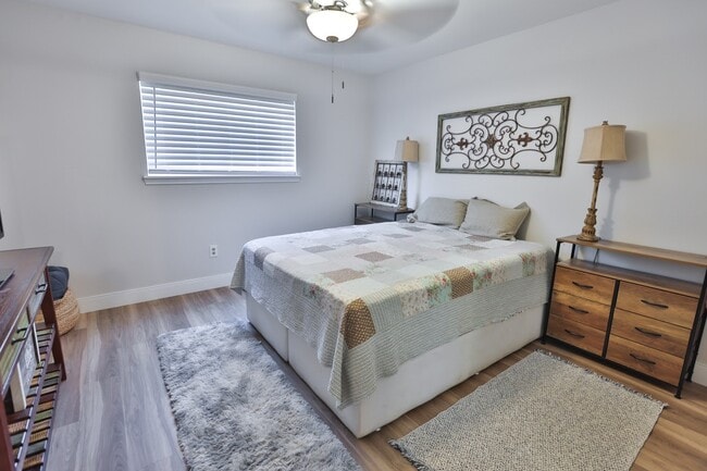 Building Photo - 16322 Southampton Dr