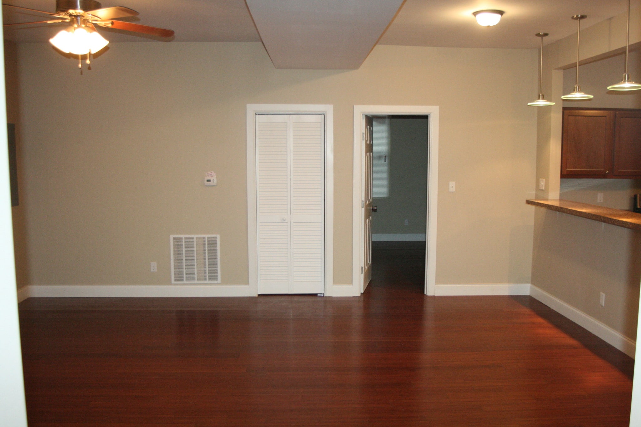 Building Photo - 824 Lincoln Ave