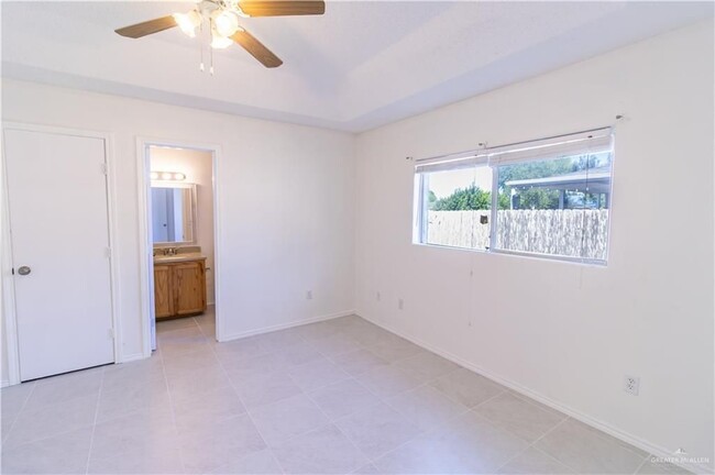 Building Photo - 404 Chile Pequin Dr